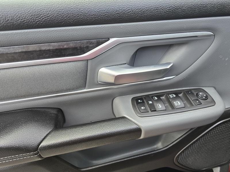 RAM 1500 Big Horn 4x4 Crew Cab 5'7" Box 2022