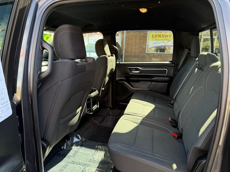 RAM 1500 Big Horn 4x4 Crew Cab 5'7" Box 2022