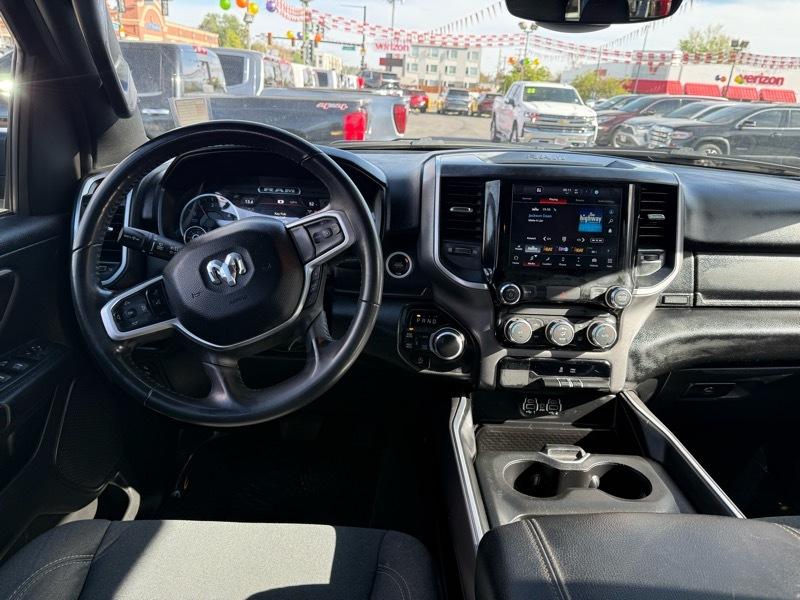 RAM 1500 Big Horn 4x4 Crew Cab 5'7" Box 2022