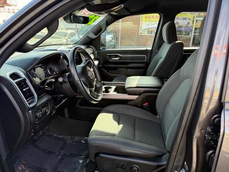 RAM 1500 Big Horn 4x4 Crew Cab 5'7" Box 2022