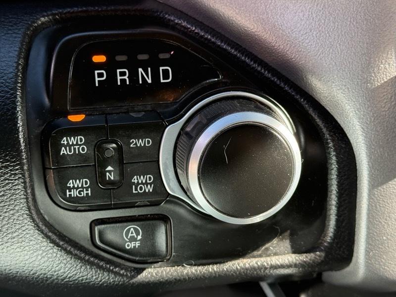 RAM 1500 Big Horn 4x4 Crew Cab 5'7" Box 2022