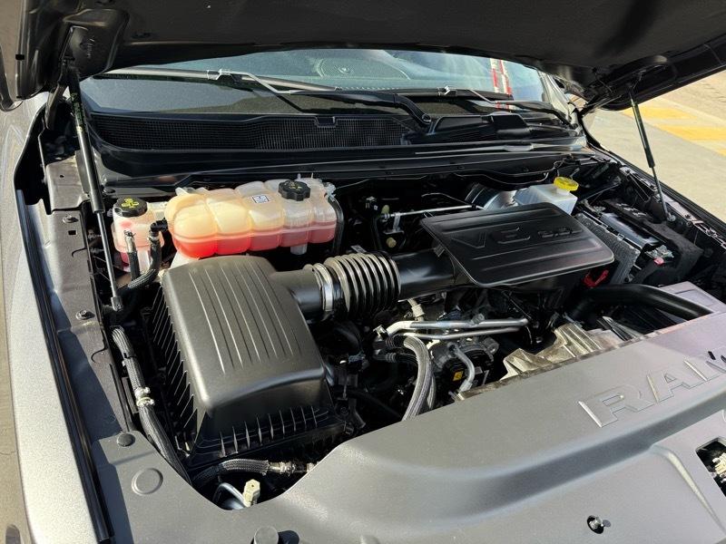 RAM 1500 Big Horn 4x4 Crew Cab 5'7" Box 2022