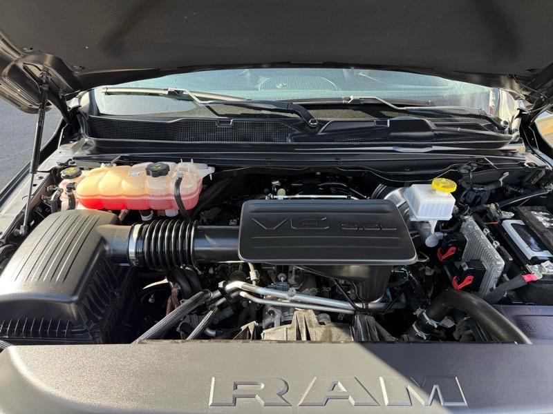 RAM 1500 Big Horn 4x4 Crew Cab 5'7" Box 2022