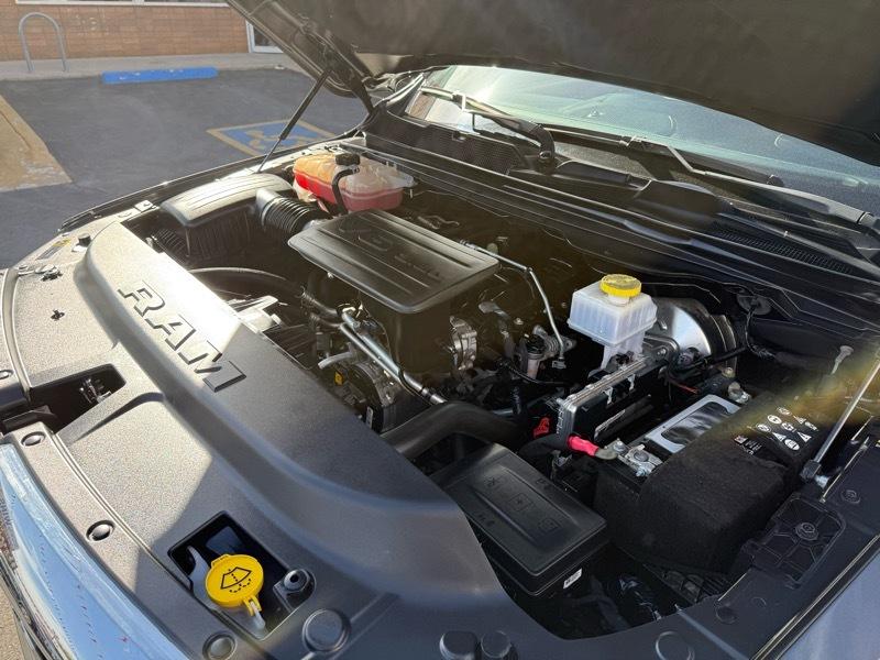 RAM 1500 Big Horn 4x4 Crew Cab 5'7" Box 2022