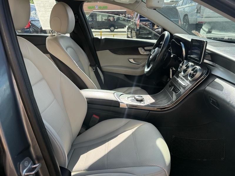 Mercedes-Benz C-Class C 300 4MATIC Sedan with Luxury Pkg 2017