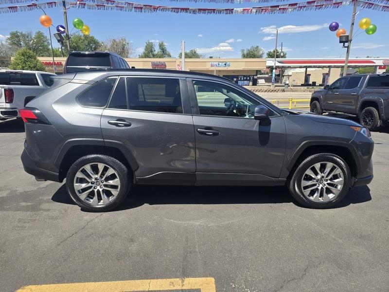 Toyota RAV4 XLE Premium AWD (Natl) 2021