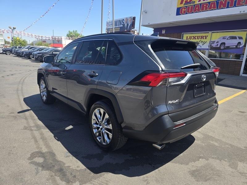 Toyota RAV4 XLE Premium AWD (Natl) 2021