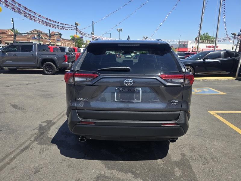 Toyota RAV4 XLE Premium AWD (Natl) 2021