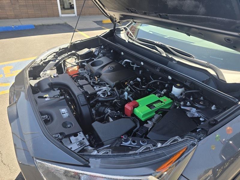 Toyota RAV4 XLE Premium AWD (Natl) 2021