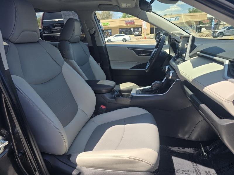 Toyota RAV4 XLE Premium AWD (Natl) 2021