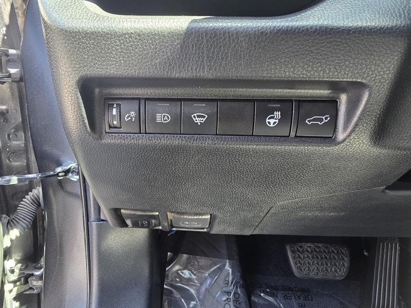 Toyota RAV4 XLE Premium AWD (Natl) 2021