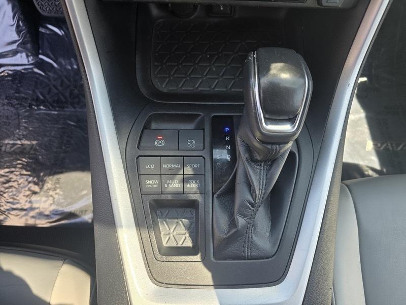 Toyota RAV4 XLE Premium AWD (Natl) 2021