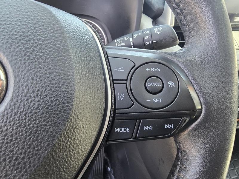 Toyota RAV4 XLE Premium AWD (Natl) 2021