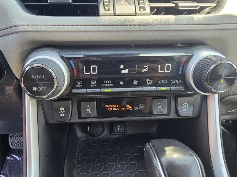 Toyota RAV4 XLE Premium AWD (Natl) 2021