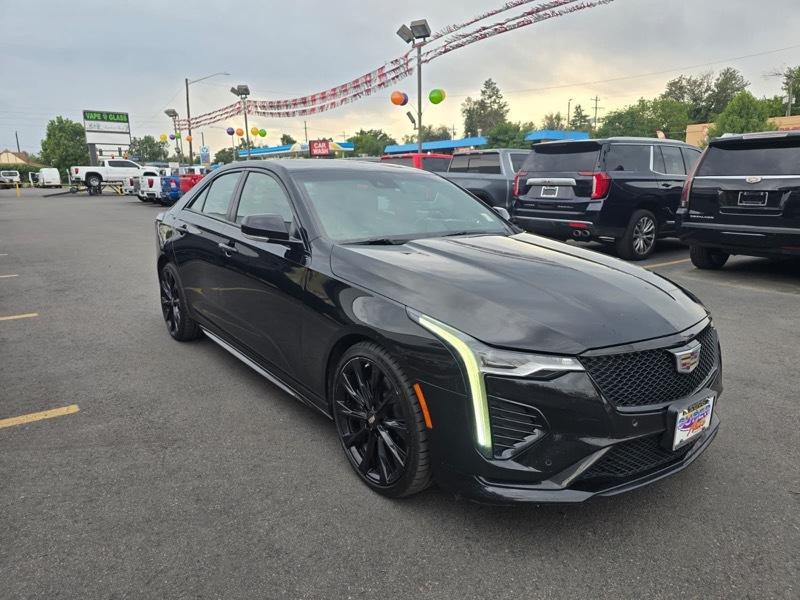 Cadillac CT4 4dr Sdn V-Series 2021