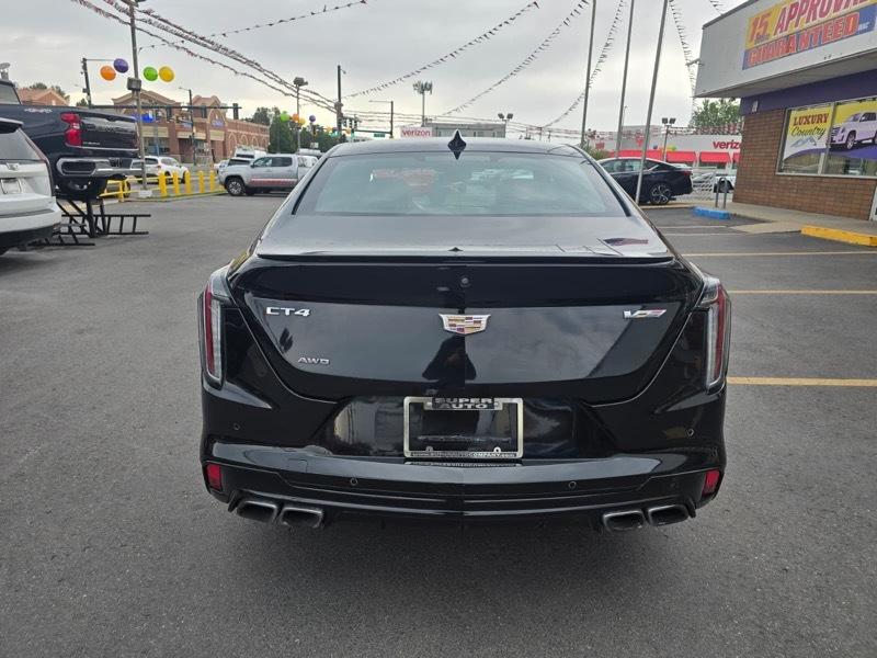 Cadillac CT4 4dr Sdn V-Series 2021