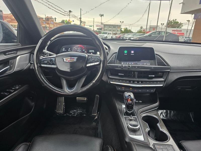 Cadillac CT4 4dr Sdn V-Series 2021
