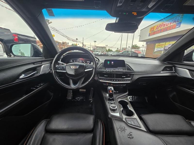 Cadillac CT4 4dr Sdn V-Series 2021