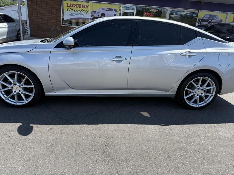 Nissan Altima 2.5 SL Sedan 2023