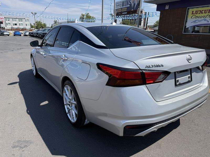 Nissan Altima 2.5 SL Sedan 2023