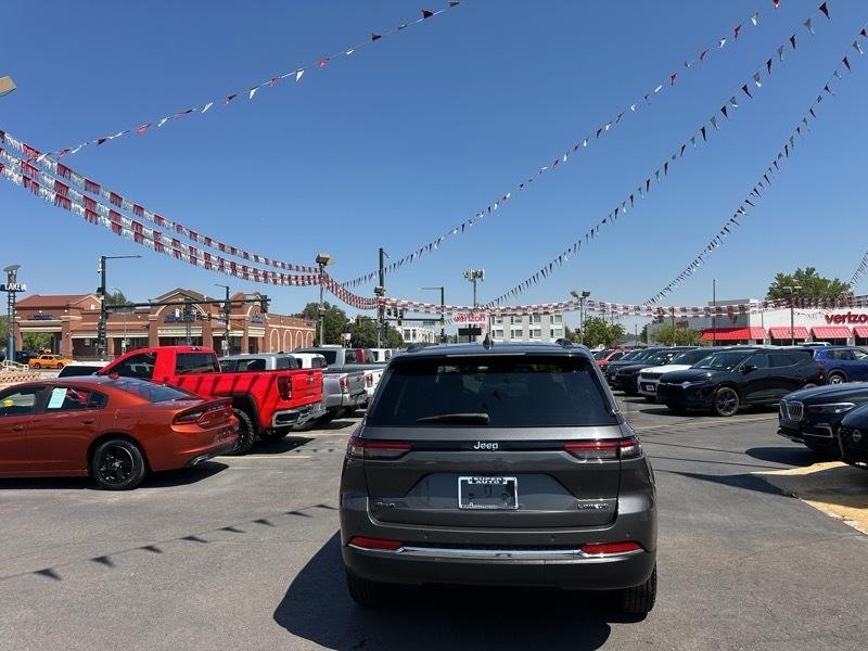 Jeep Grand Cherokee Laredo 4x4 2023