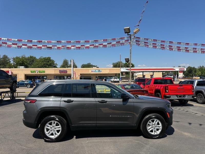 Jeep Grand Cherokee Laredo 4x4 2023