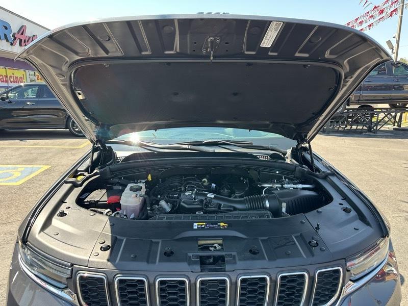 Jeep Grand Cherokee Laredo 4x4 2023