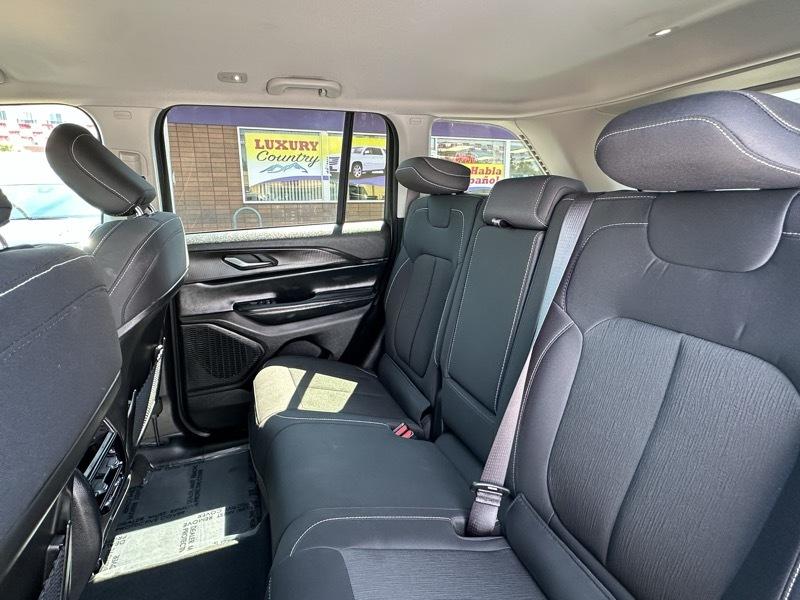 Jeep Grand Cherokee Laredo 4x4 2023