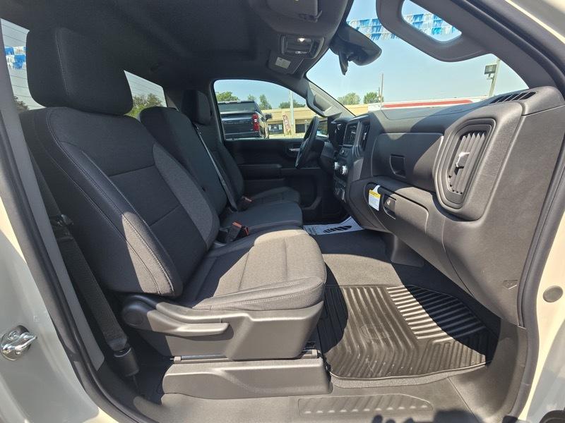 GMC Sierra 1500 4WD Reg Cab 126" Pro 2026