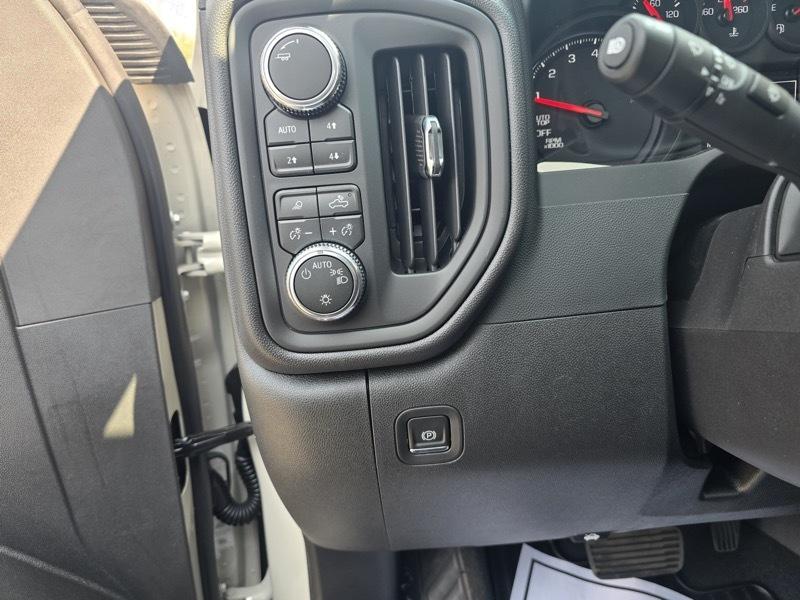 GMC Sierra 1500 4WD Reg Cab 126" Pro 2026