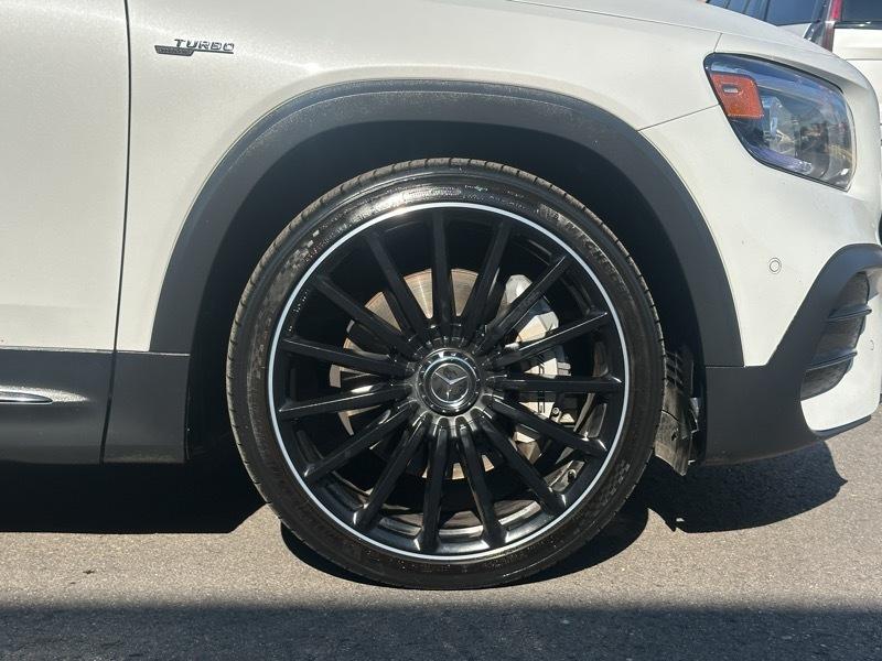 Mercedes-Benz GLB AMG GLB 35 4MATIC SUV 2023