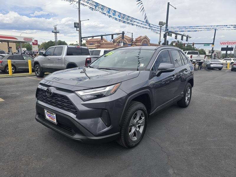 Toyota RAV4 Hybrid XLE AWD (Natl) 2025