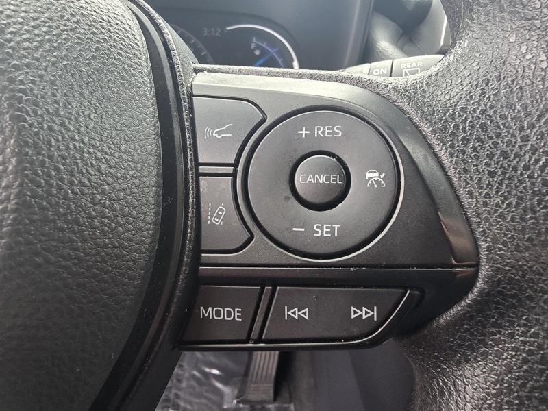 Toyota RAV4 Hybrid XLE AWD (Natl) 2025
