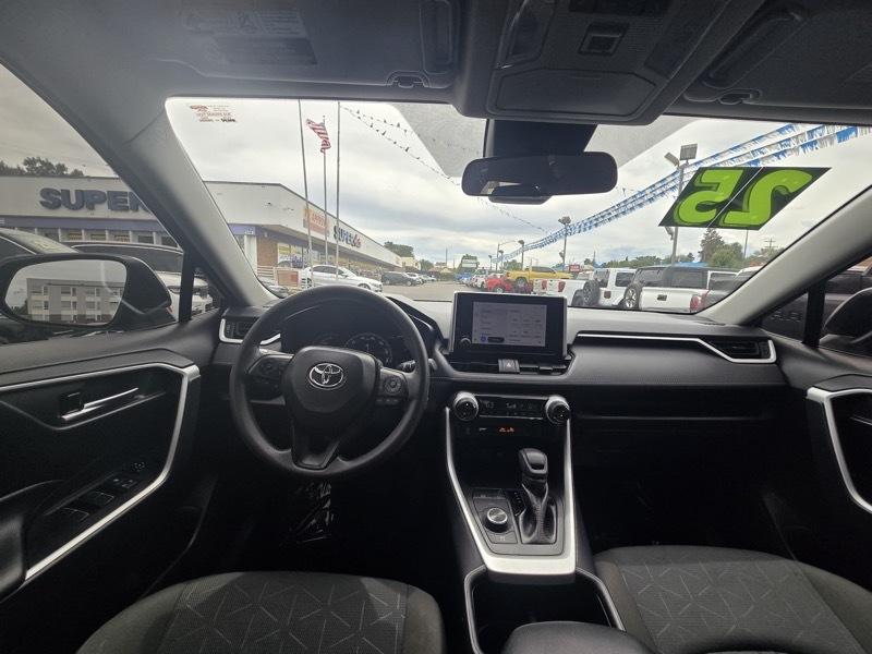 Toyota RAV4 Hybrid XLE AWD (Natl) 2025