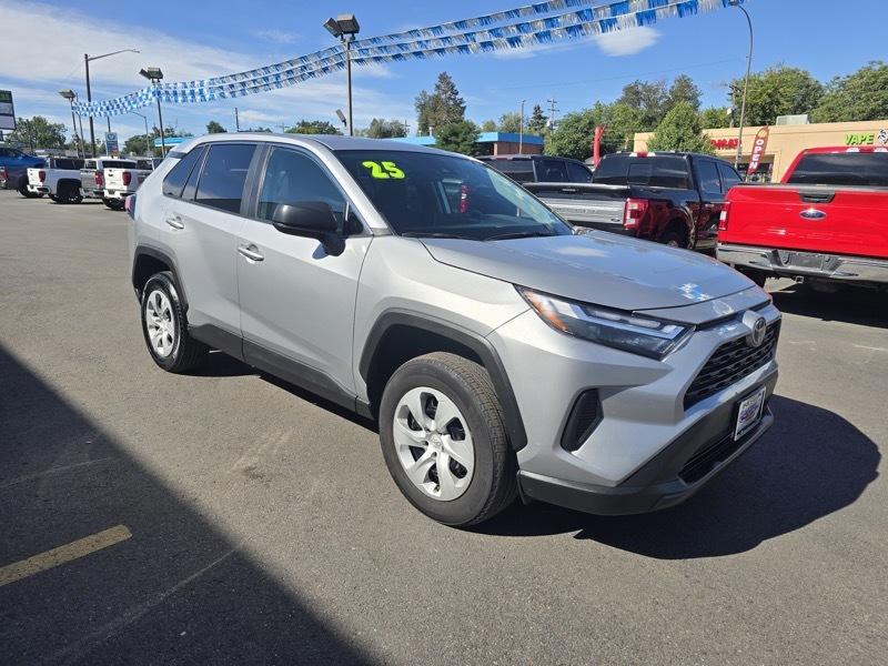 Toyota RAV4 LE AWD (Natl) 2025