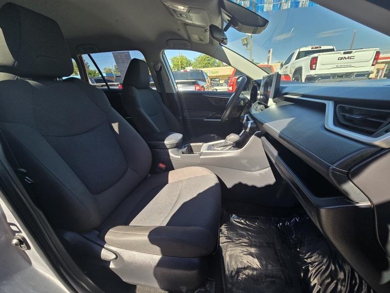 Toyota RAV4 LE AWD (Natl) 2025
