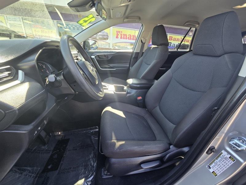Toyota RAV4 LE AWD (Natl) 2025