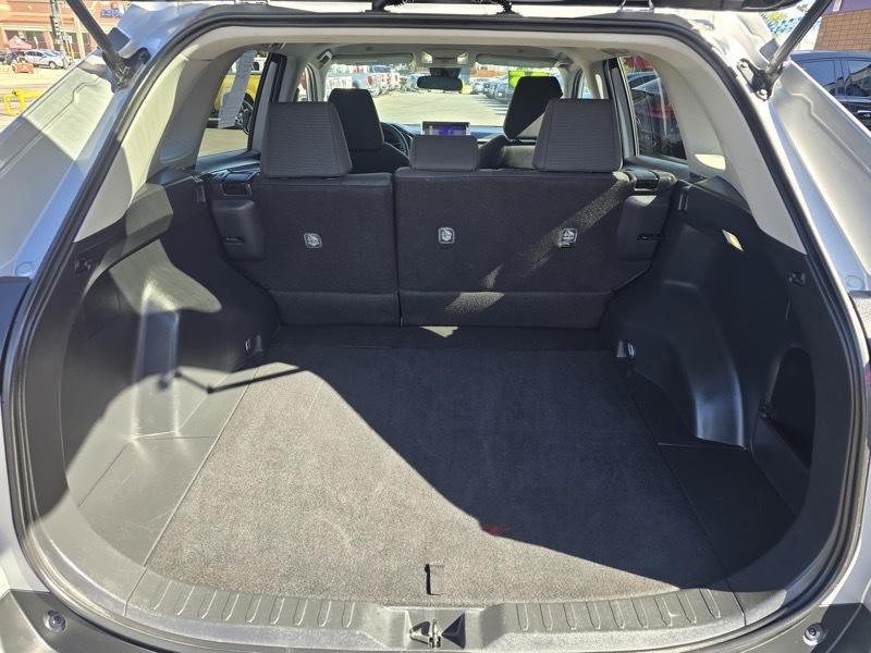 Toyota RAV4 LE AWD (Natl) 2025