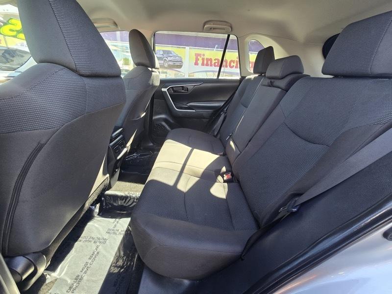 Toyota RAV4 LE AWD (Natl) 2025