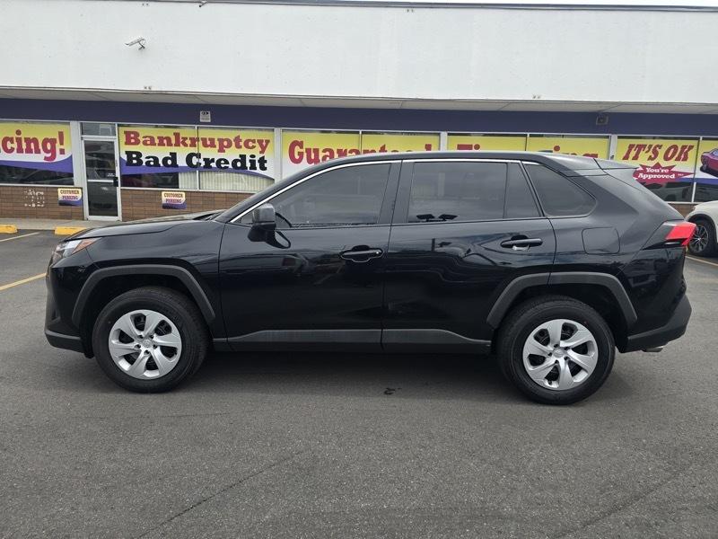 Toyota RAV4 LE AWD (Natl) 2025