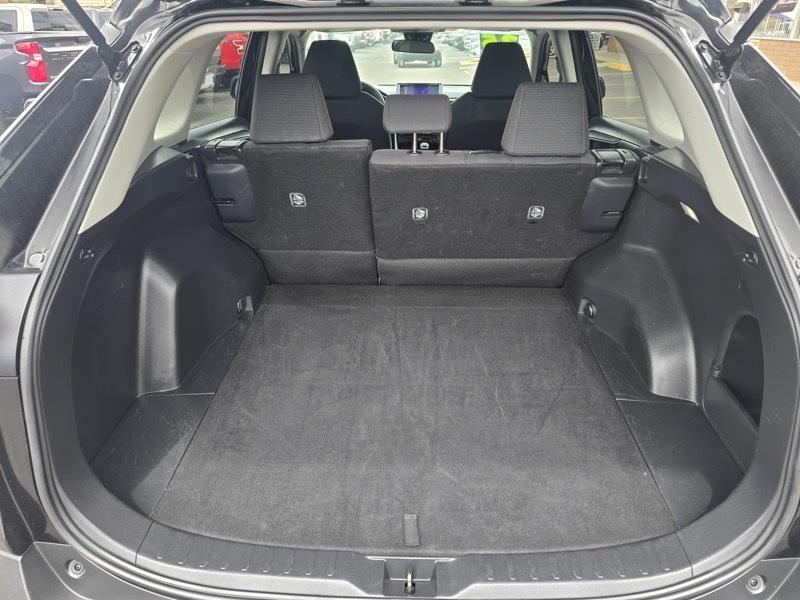 Toyota RAV4 LE AWD (Natl) 2025