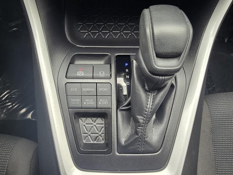 Toyota RAV4 LE AWD (Natl) 2025
