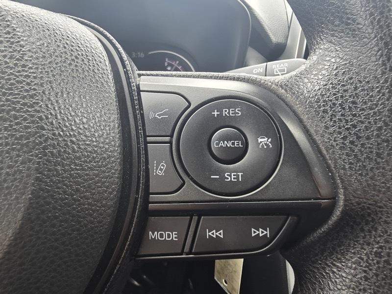 Toyota RAV4 LE AWD (Natl) 2025