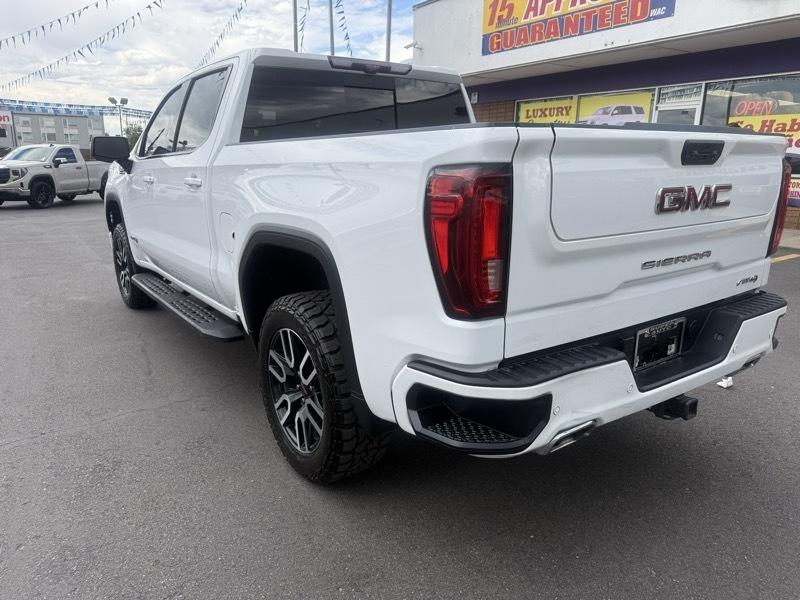 GMC Sierra 1500 4WD Crew Cab 147" AT4 2022
