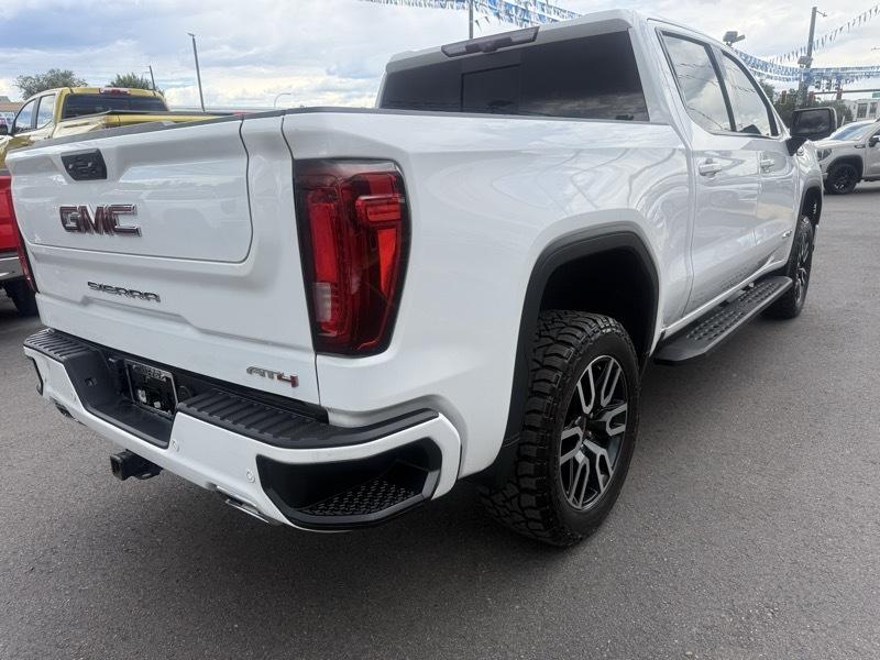 GMC Sierra 1500 4WD Crew Cab 147" AT4 2022