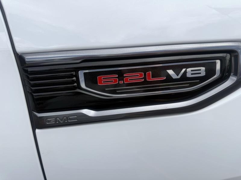 GMC Sierra 1500 4WD Crew Cab 147" AT4 2022