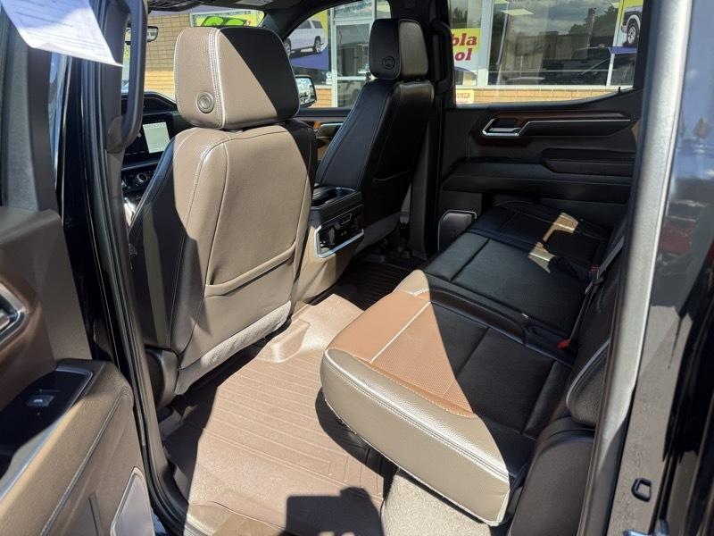 GMC Sierra 1500 4WD Crew Cab 157" Denali 2022
