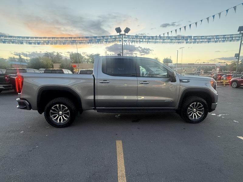 GMC Sierra 1500 4WD Crew Cab 147" AT4 2023