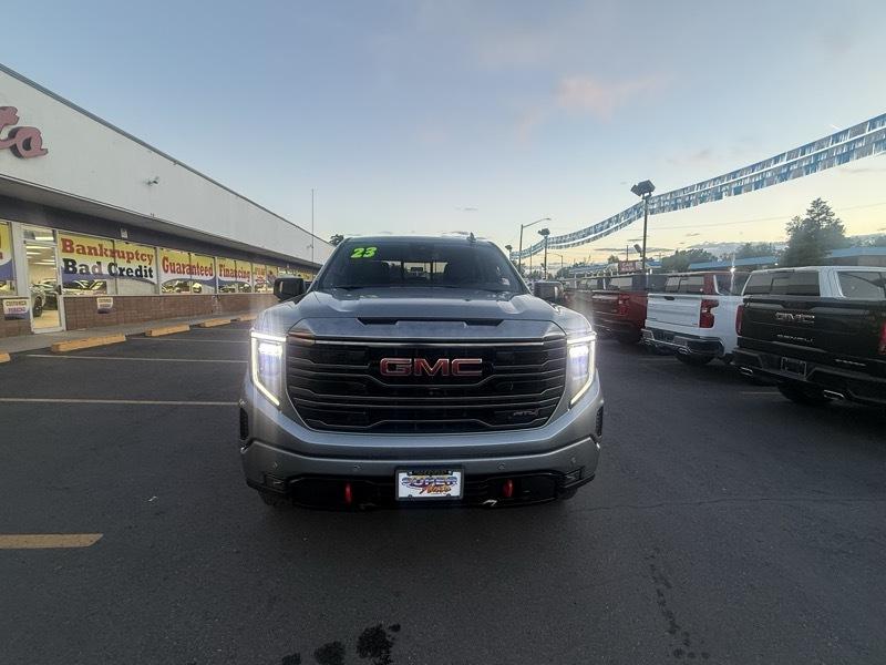 GMC Sierra 1500 4WD Crew Cab 147" AT4 2023