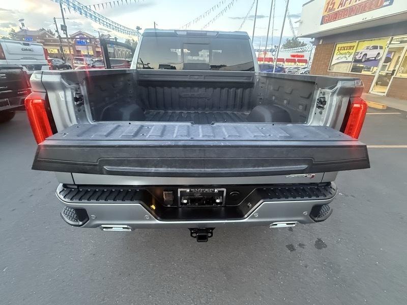 GMC Sierra 1500 4WD Crew Cab 147" AT4 2023
